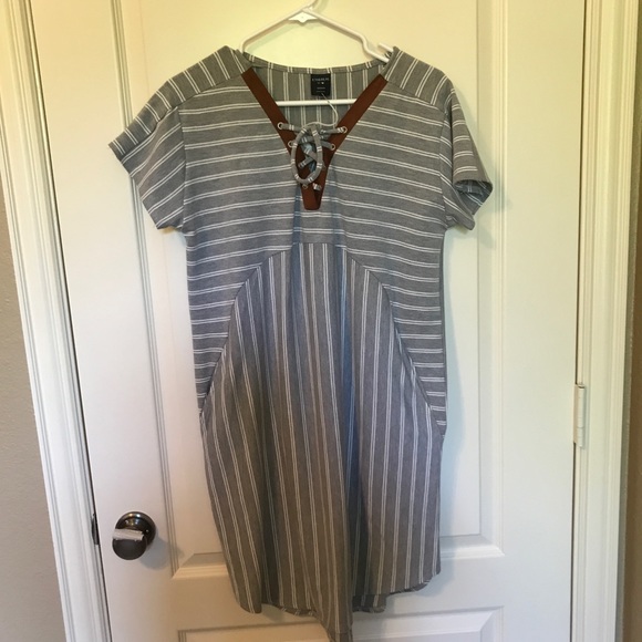 Dresses & Skirts - Stripped Dress